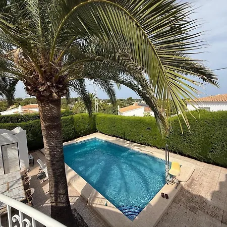 La De - The Crown Of Villa Calp
